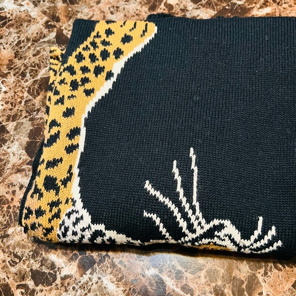 Over Size Sweater - Picture 10 of 10